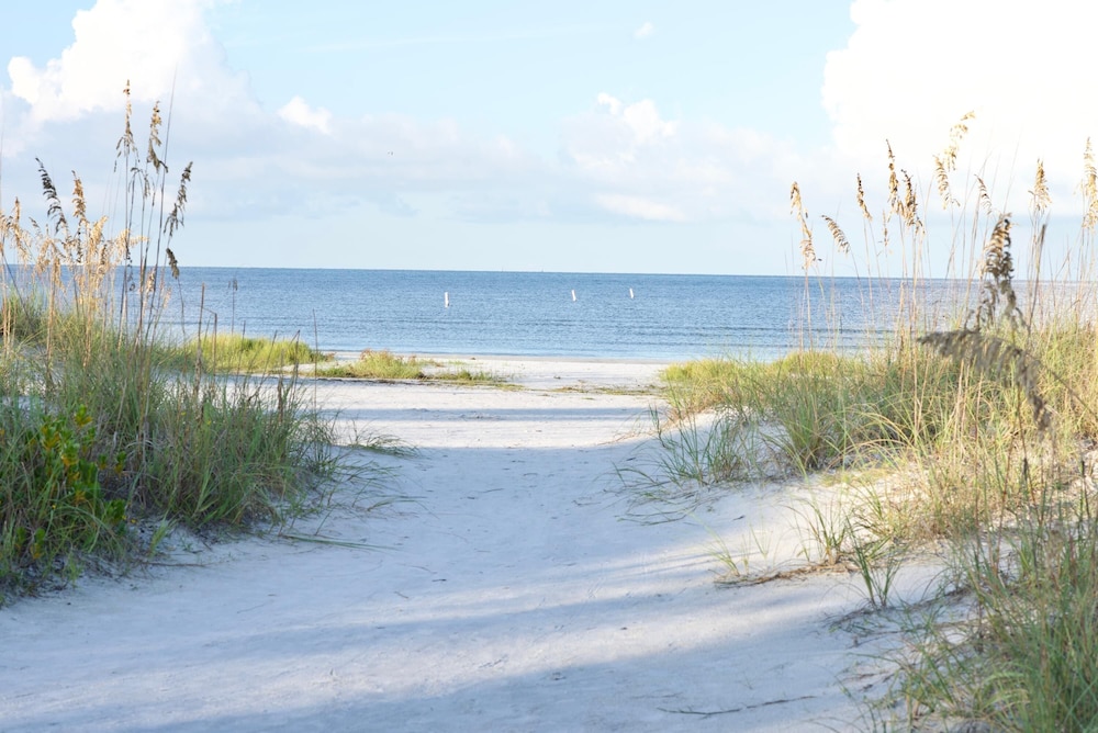 Captain's Quarters