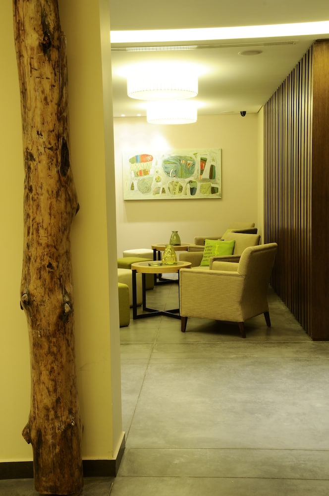 Country Lodge Hotel & Resort