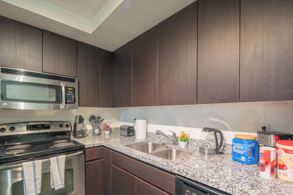 ROVE LIVING/KL - Roosevelt Point