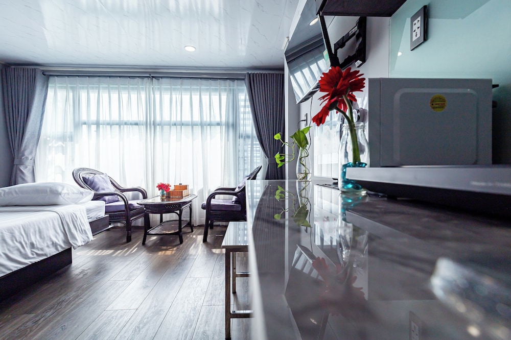 Awenasa by Livinginn