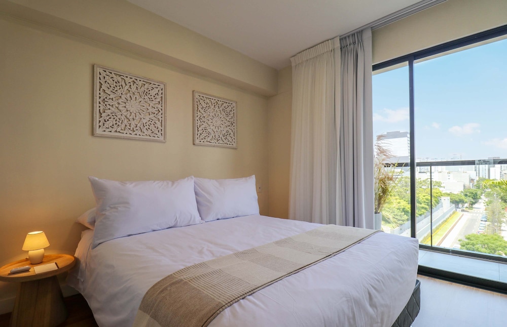w Stunning 1BR w Great Deco in San Isidro
