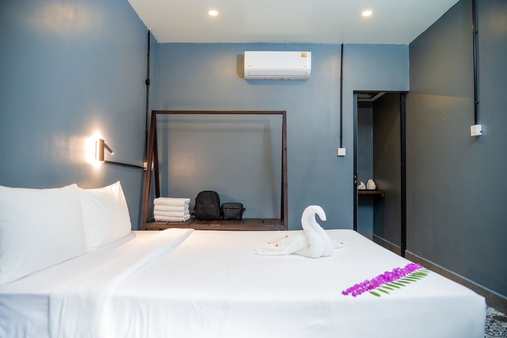 River Nest Hostel