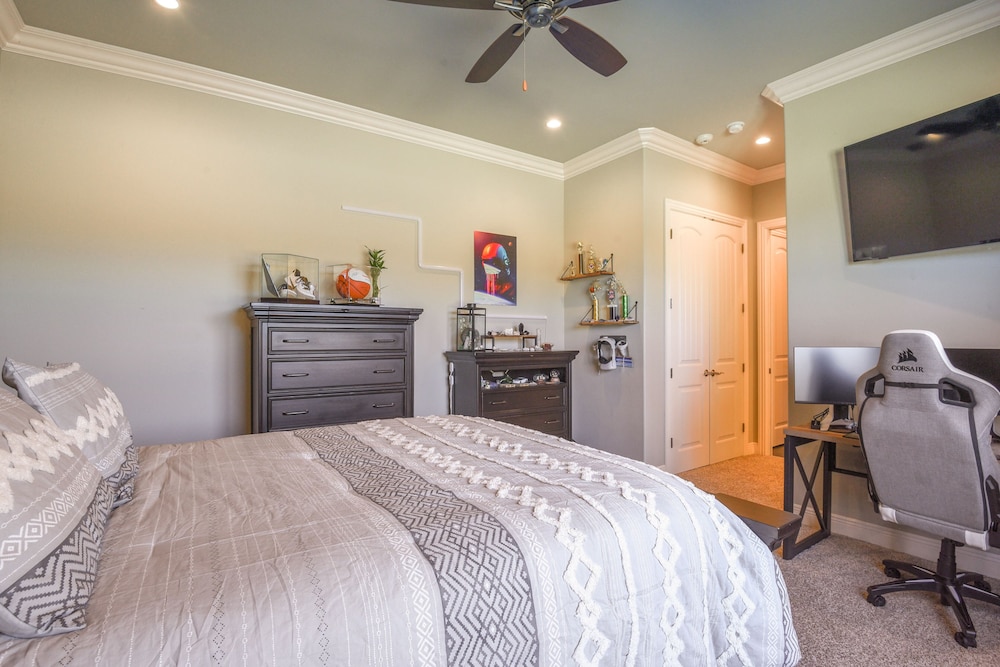 Spacious Owasso Vacation Rental w/ Private Pool! view 4