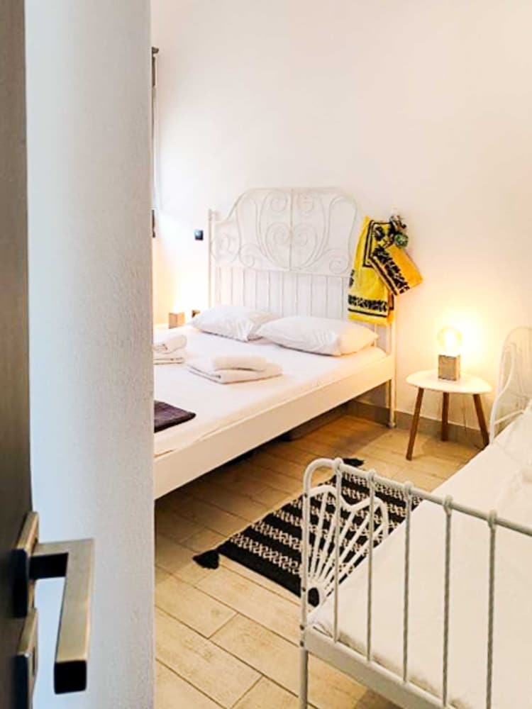 Marilous House - Skyros Beachfront Getaway