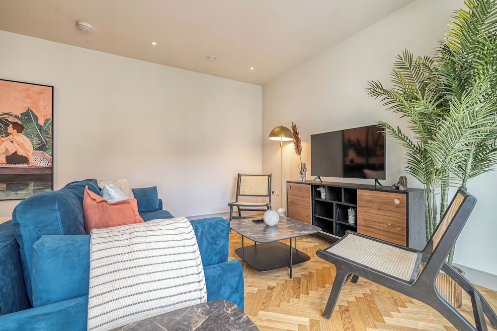 Luxury flats near Big Ben and London Eye