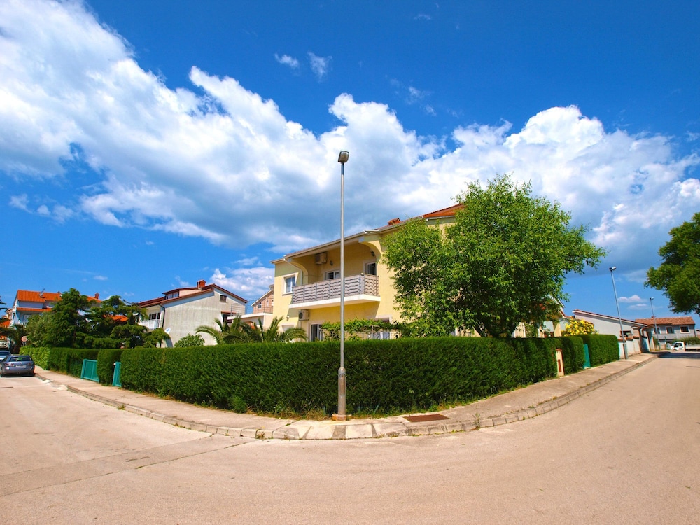 Apartment 72 view 5