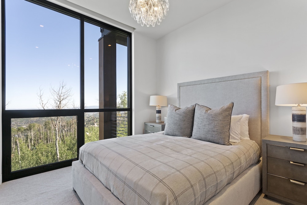 One Empire Pass Lodge at Deer Valley Resort - Three Bedroom Residence #504 3 Condo
