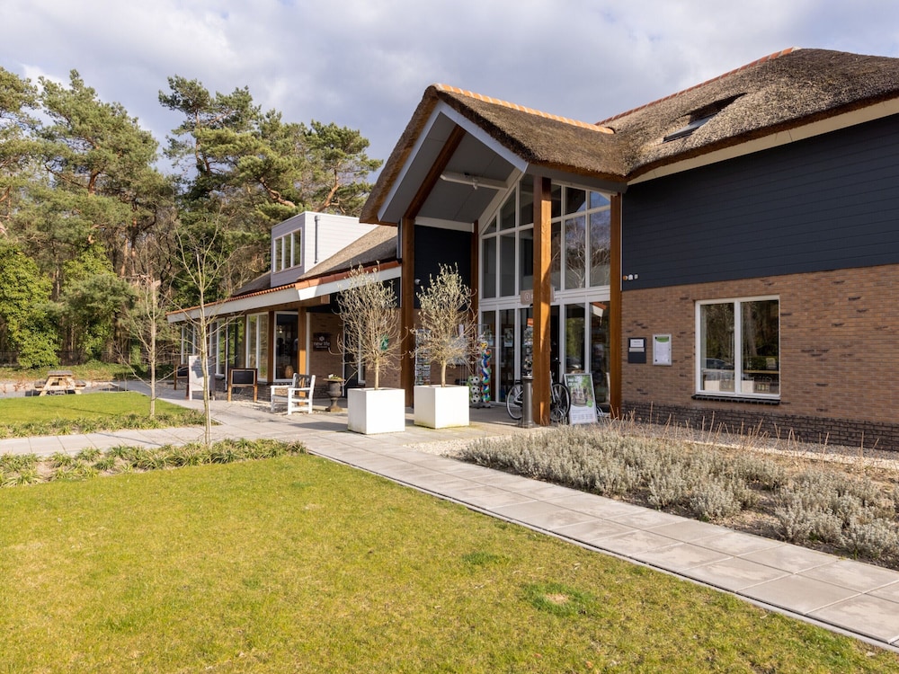 Bungalow in Veluwe Near Harderwijk
