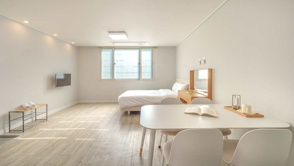 Gyeongju Gampo Laviangrose Pool Villa