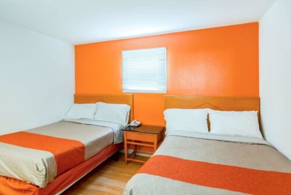 Flamingo Motel