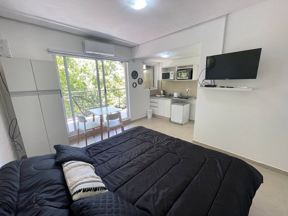 Cozy and Versatile Studio in Villa Urquiza With Balcony and Electric Grill