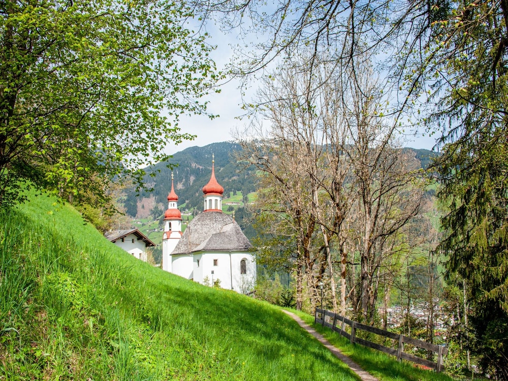 Lovely Apartment in Hainzenberg Next to Forest
