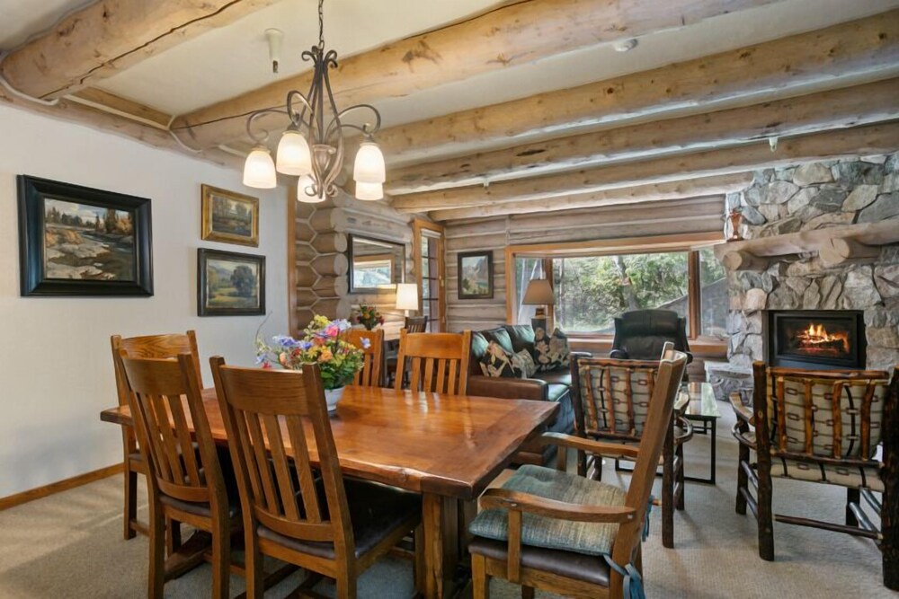 Pine Inn 9 - Two Bedroom with Spa Trail's End Lodge 2 Condo