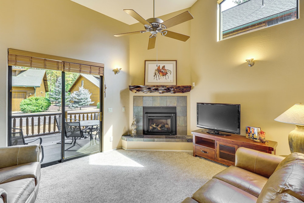 Pinetop Lakes Golf Club Cabin w/ Central A/C