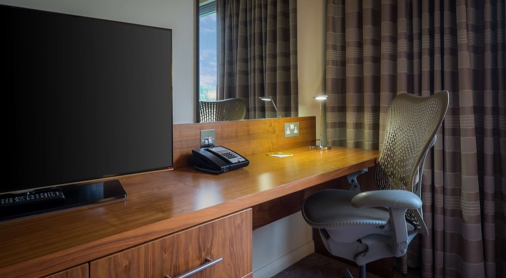 Luton Vacations - Hilton Garden Inn Luton North, United Kingdom - Property Image 80