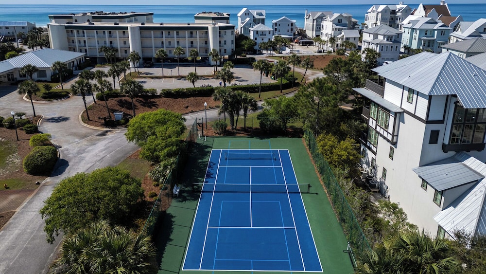 5BR Sleeps 14 in Seagrove Beach, Golf Cart, 6 Bikes, Pool + Free Attractions!