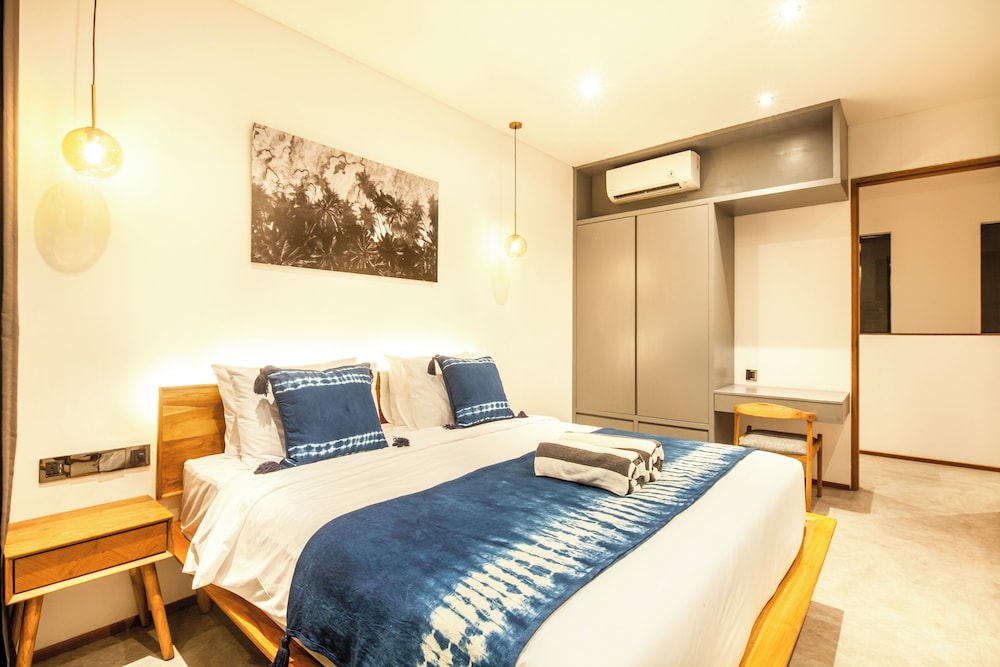 Seaside Escape: 4BR Villa, 190m to Canggu Beach