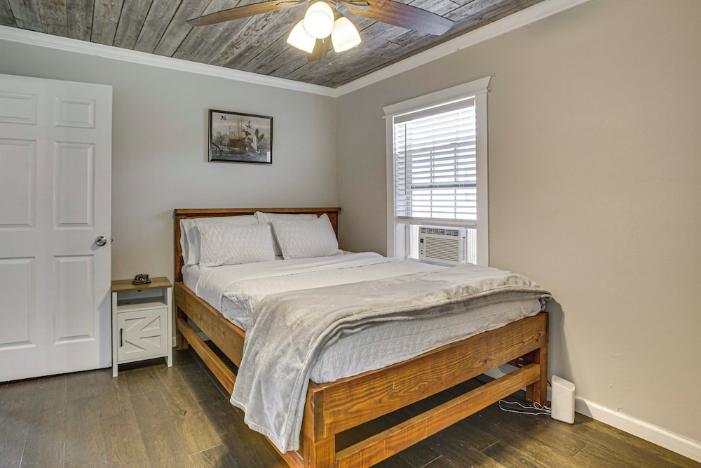 Private Dock: Des Allemands Cabin on the Bayou!