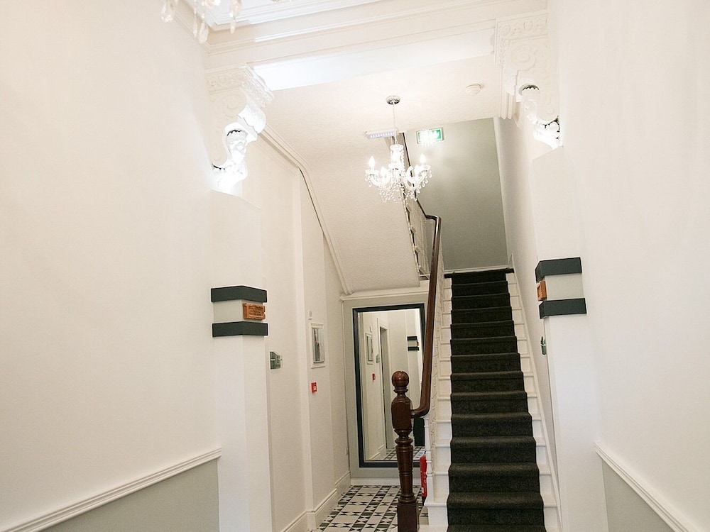 Coast & City Apartments