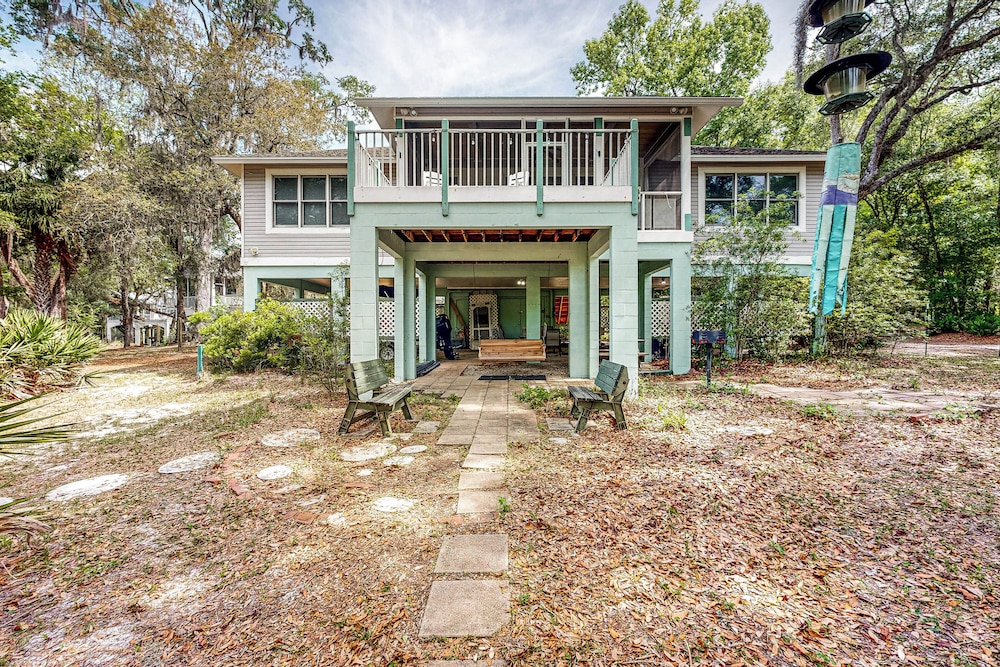 Charming Suwanee House and Bungalow!