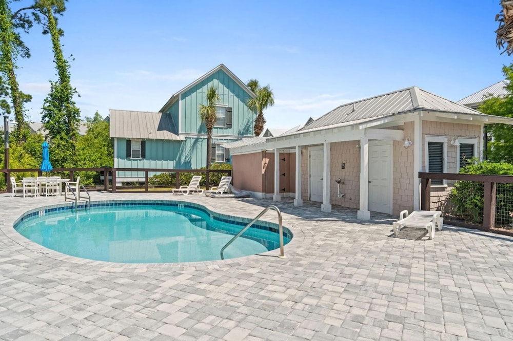 Pet Friendly Beach House - Sandy Toes