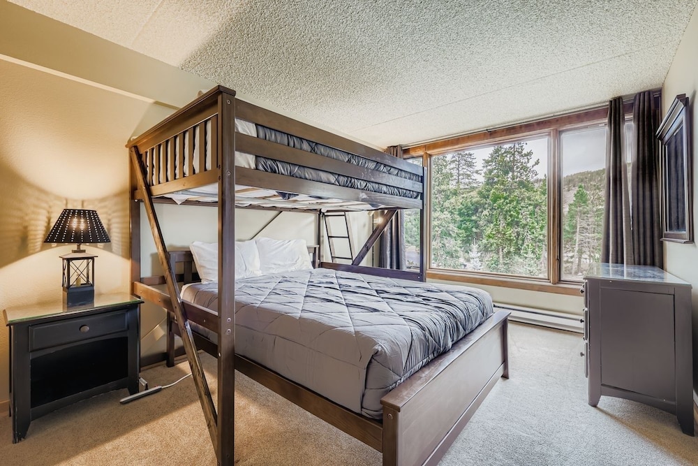 1806 Decatur 2 Bedroom Condo