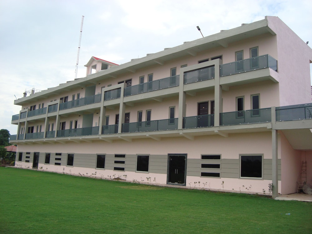 Nature Valley Resort