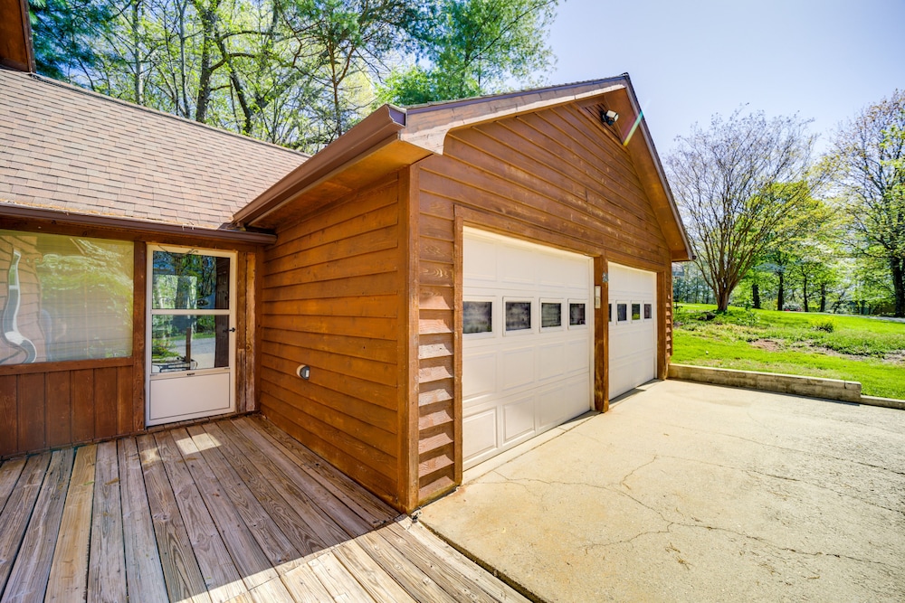 Peaceful Candler Cabin w/ Private Hot Tub! view 4