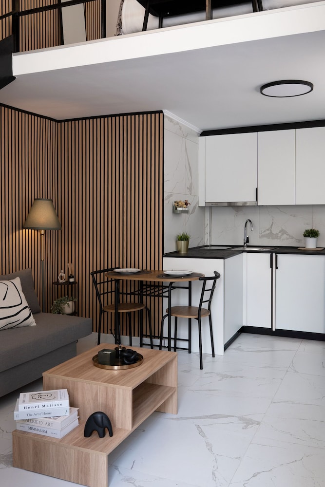 Koukaki Golden Lofts
