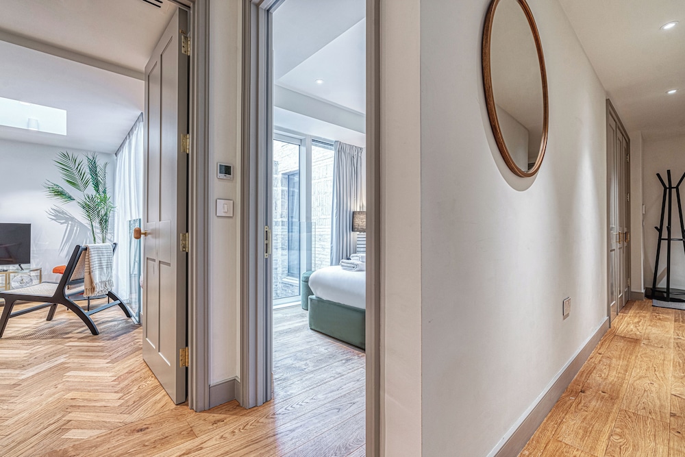 Luxury flats near Big Ben and London Eye