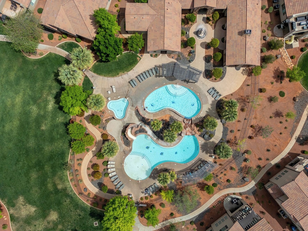 Paradise Village by Cloud Dream Homes