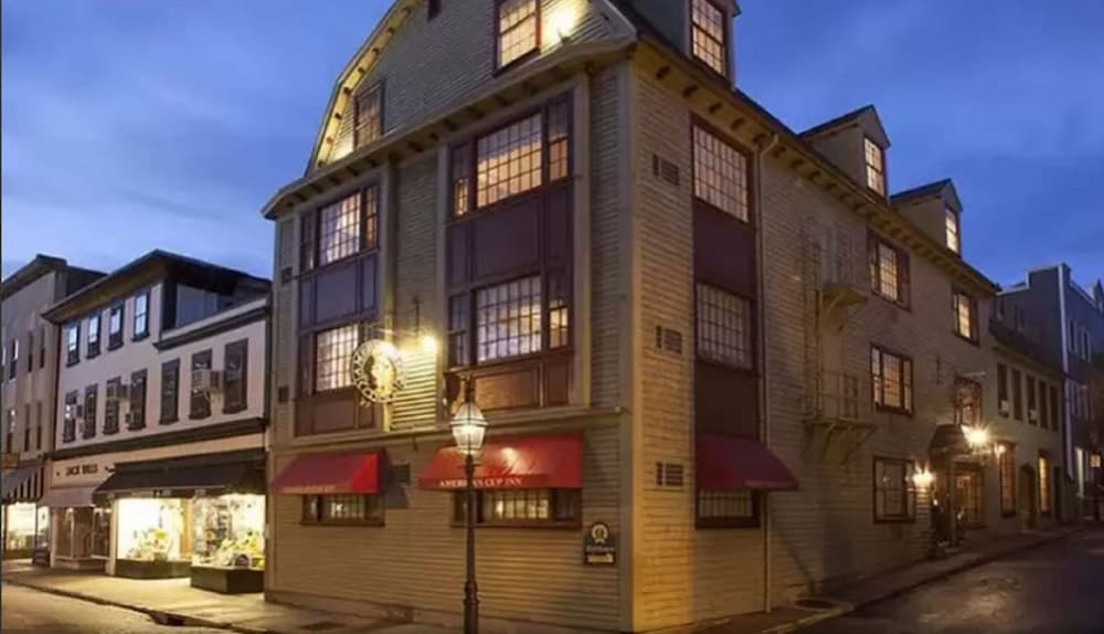 Hotel Americas Cup Inn