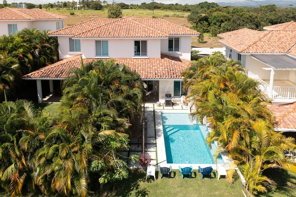 Villa Rossana by Acomodo