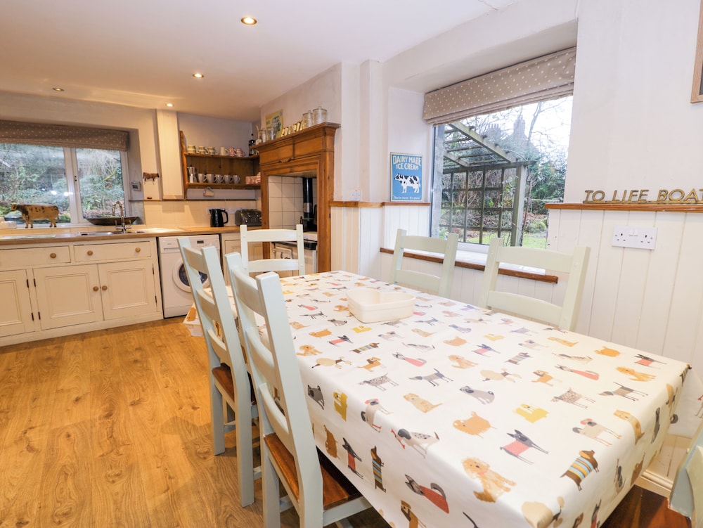 Glandwr Cottage