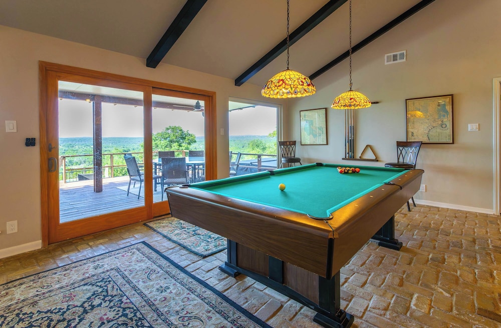 Valley View Retreat for 10