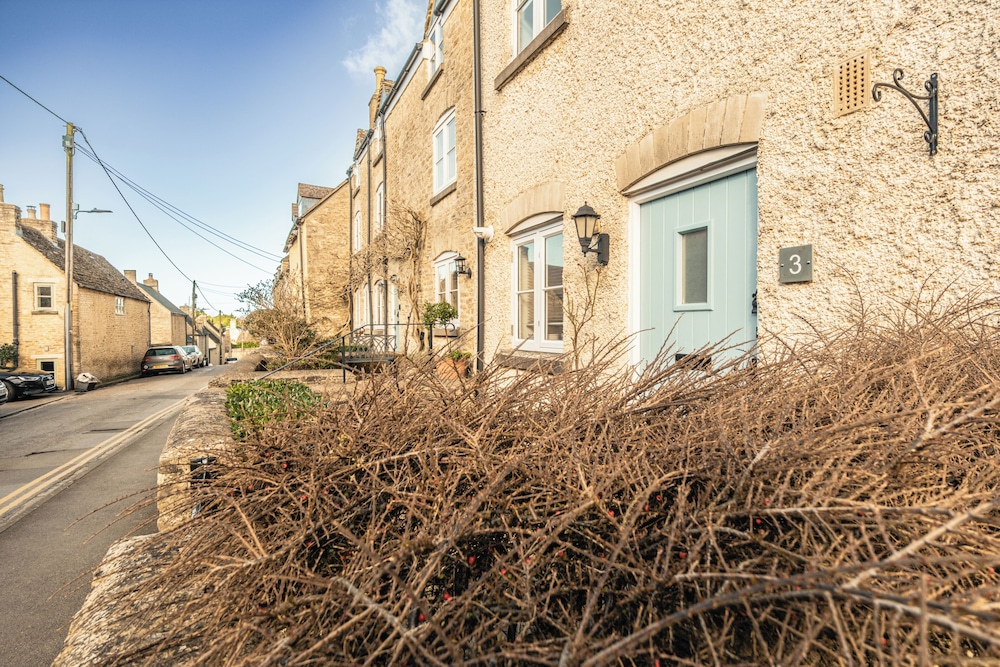Stylish Retreat with Garden in Tetbury