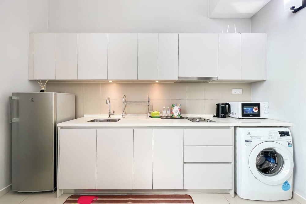ICity Luxury Condo by Smarthome