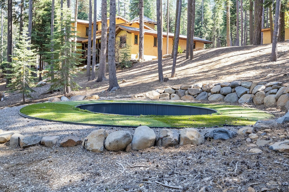 Star Haven Retreat 5 BDR Stunner!
