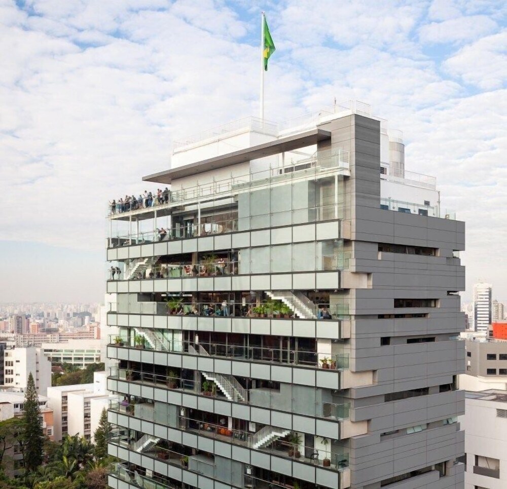 FLAT em LOCALIZAÇÃO FANTÁSTICA