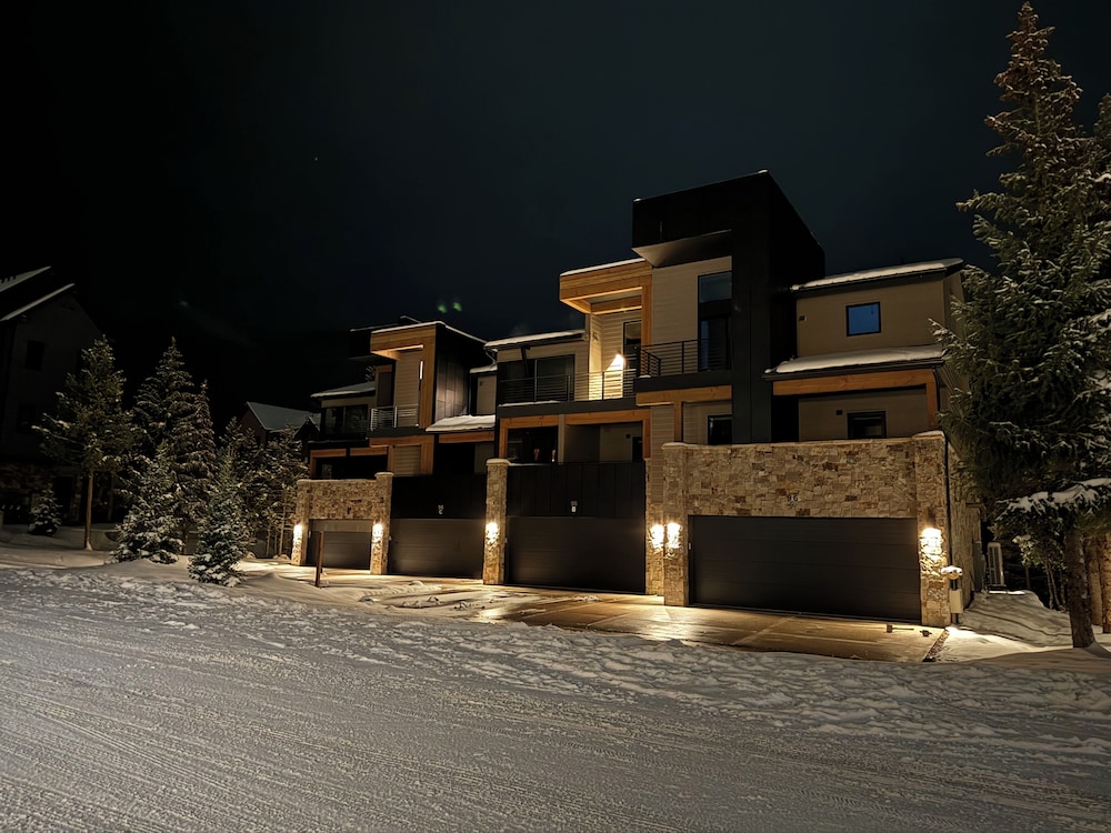 Ina's Way Townhomes, Unit D