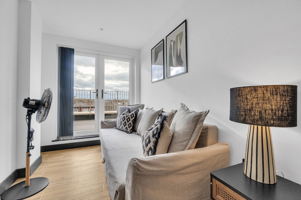 homely - North London Penthouse Finchley