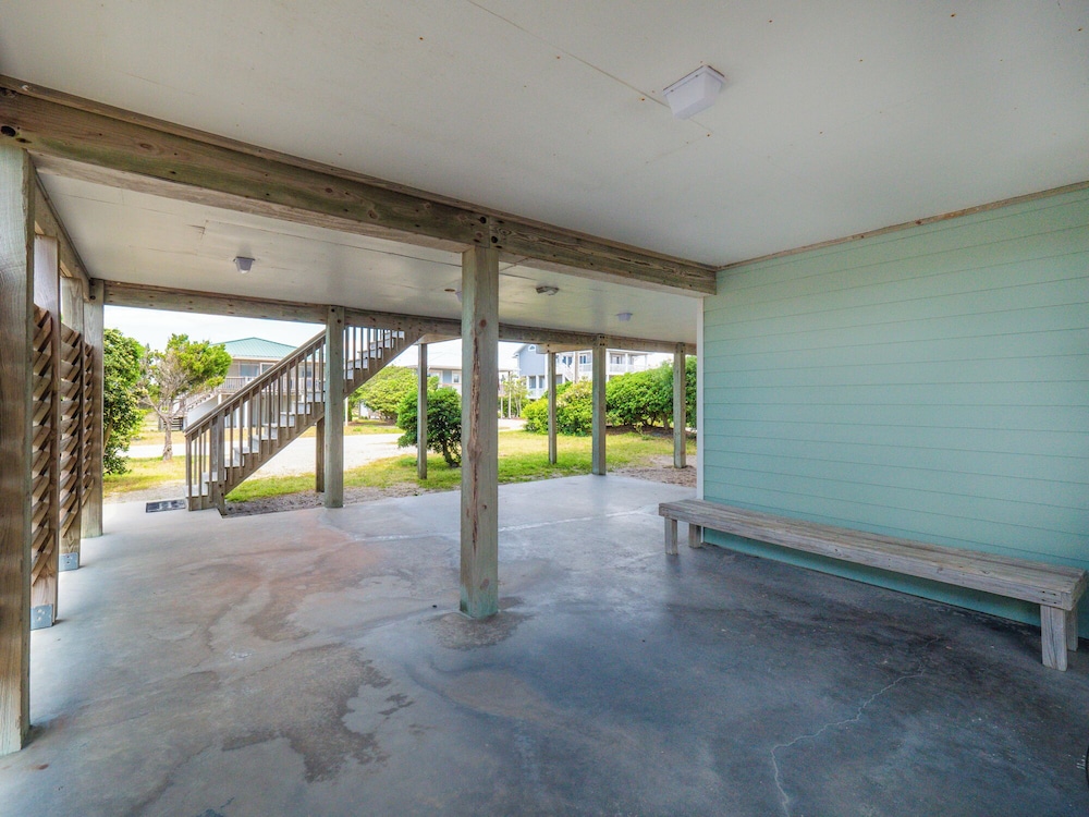 Green Dolphin by Topsail Realty
