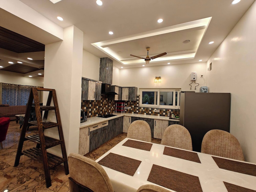 The Paradise - Luxury 3BR Villa Near the Airport in Dehradun