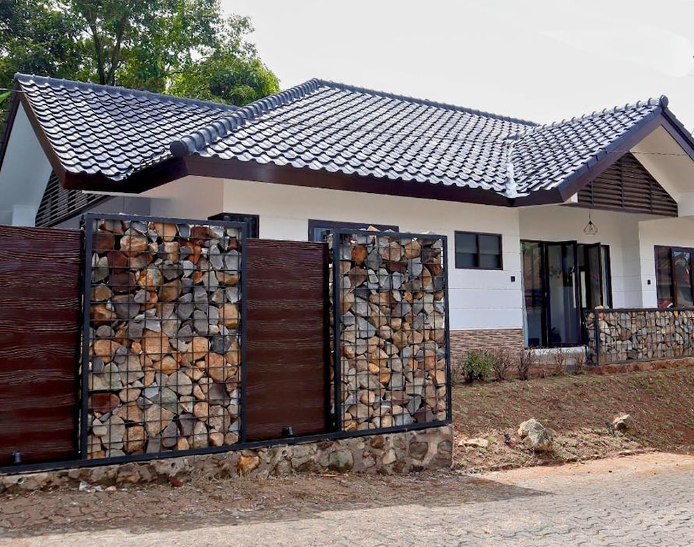 Sierra By Semusim Villa