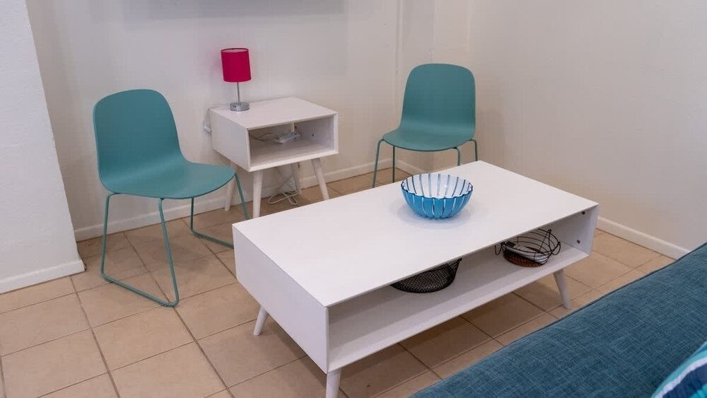 Fun Retro Island Vibe Sleeps 17 Beach 1 Block 4 Bedroom Home