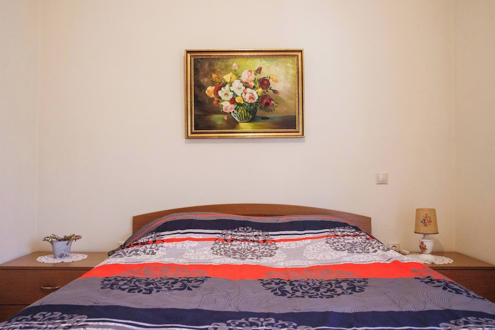 Anastasia s Kastoria Cozy Modern Garden Retreat