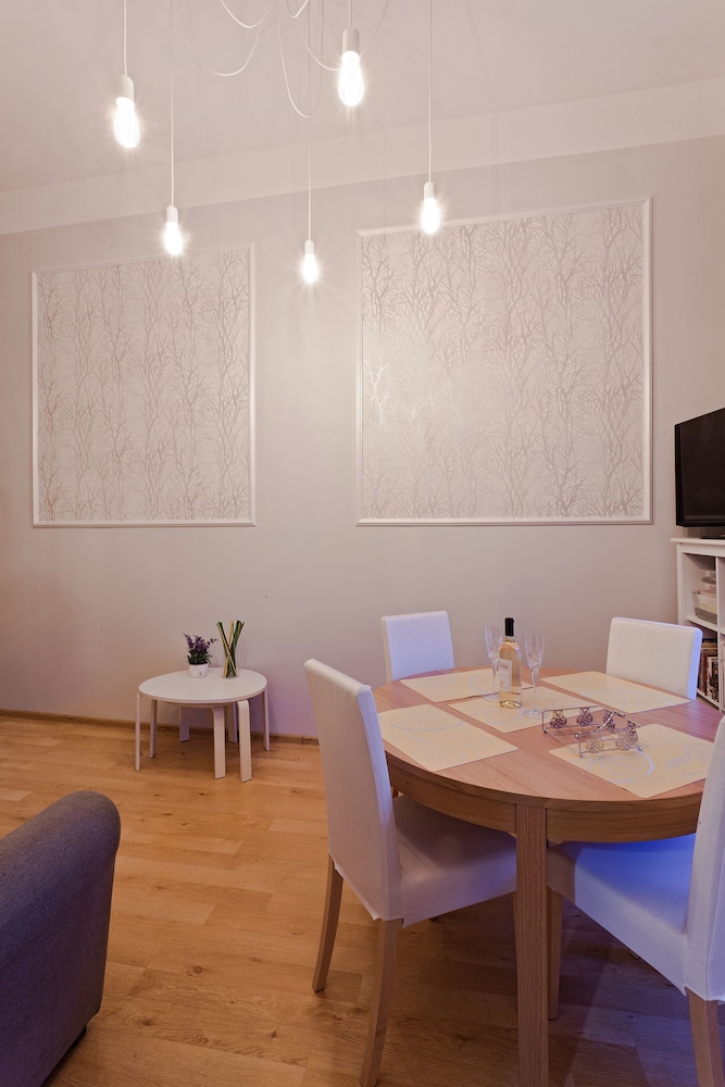 Apartments Happy Hours