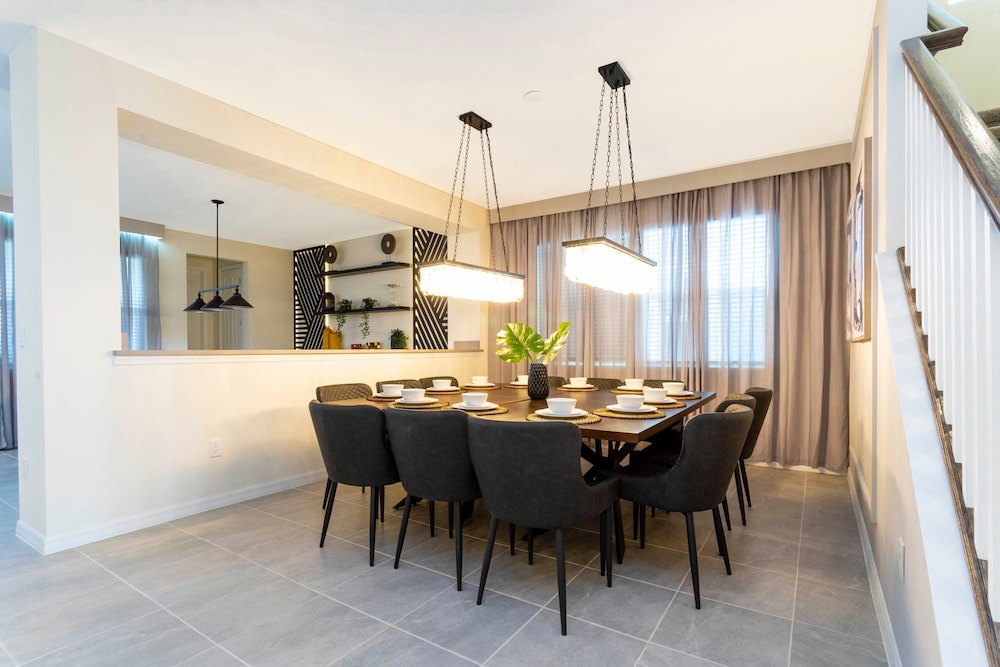 Wonderful 9BD 6BA Mariogamer Solararesort Sleep 22 view 5