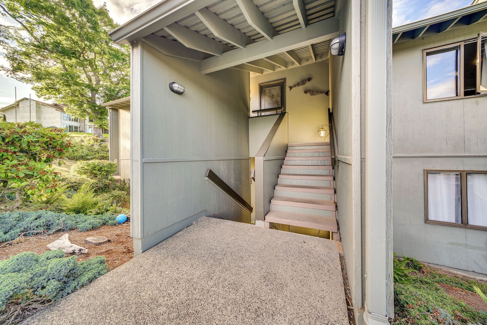 Water Views & Marina Access: Port Ludlow Getaway