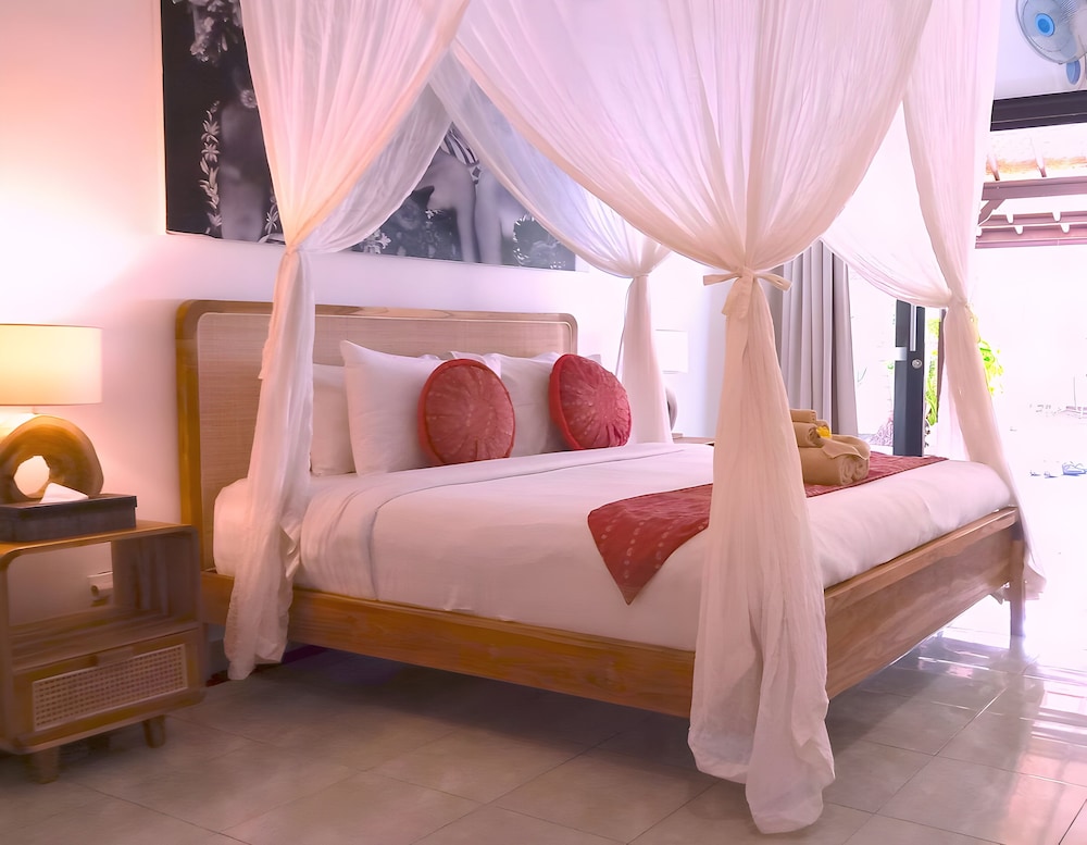 Villa Panda Seminyak Next to KU DE TA